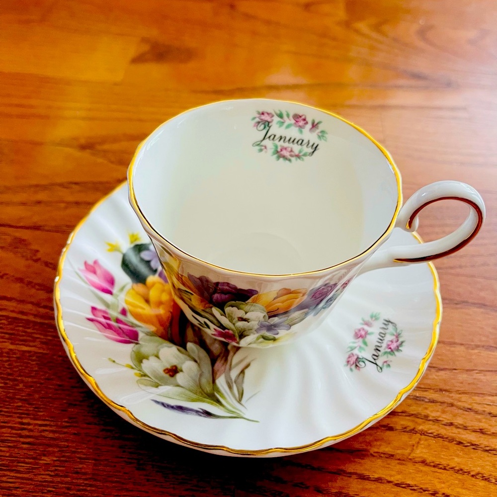 Fine bone China royal patrician staffordshire England tea cup and saucer set